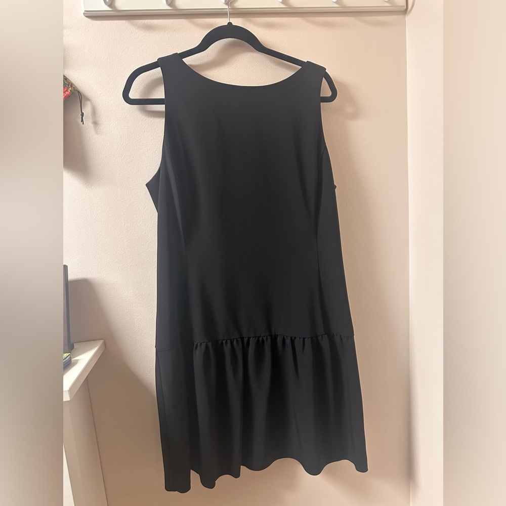 Banana Republic - Ruffle bottom dress
